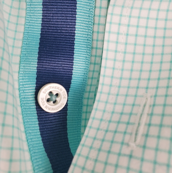 Men's Southern Tide Dress Shirt. Light gr/wt plaid. XL - Picture 6 of 10